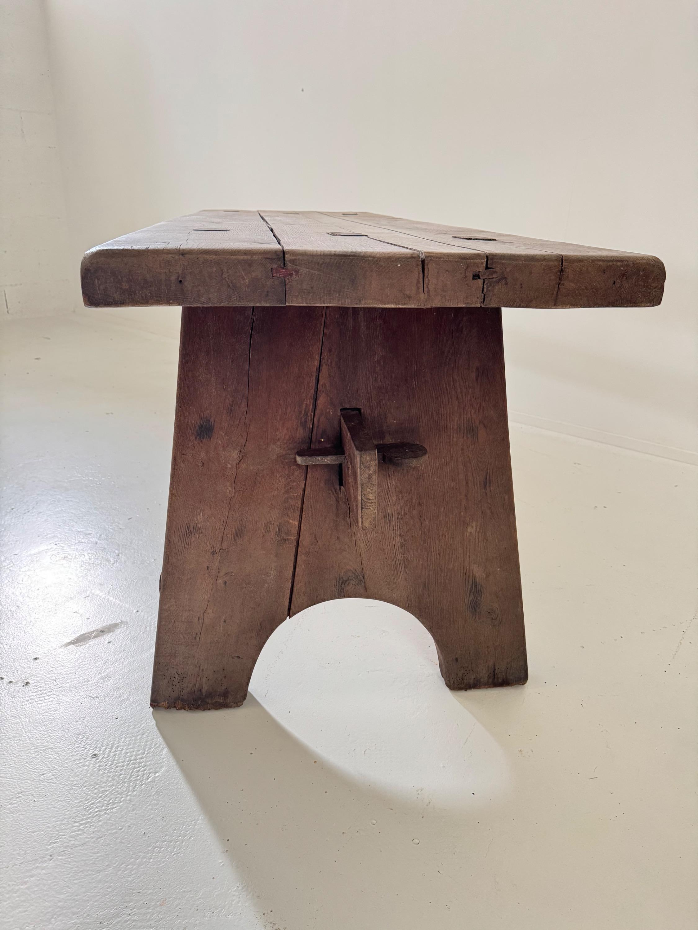 Big French Console Table Circa 1850 in Solid Oak Wood. Dim = 200 x 63 x 74 cm